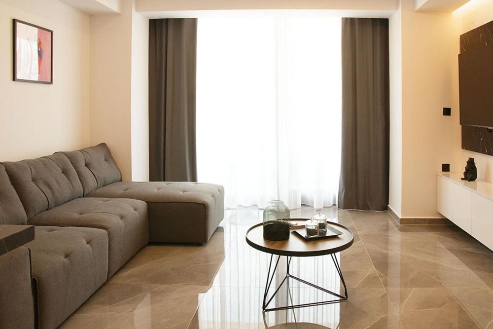 P J Luxury Suites Serres Luaran gambar