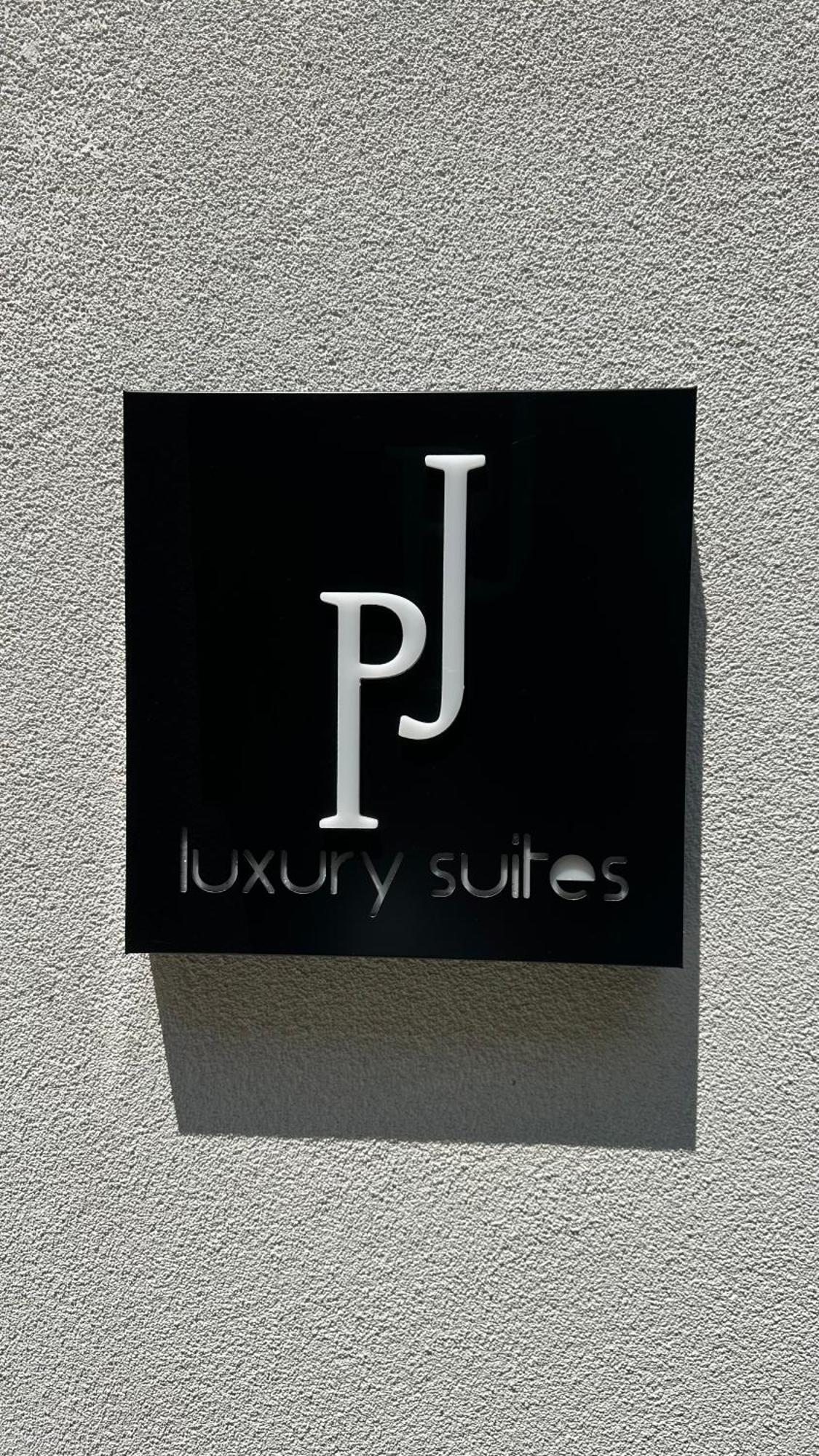 P J Luxury Suites Serres Luaran gambar
